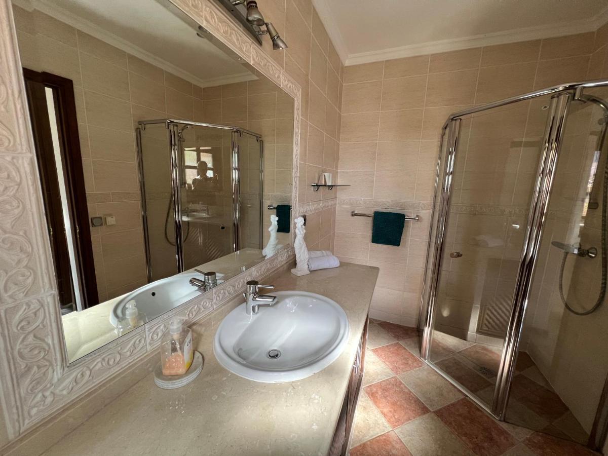 Exclusive Andalusian El Pino In Cabopino Pousada